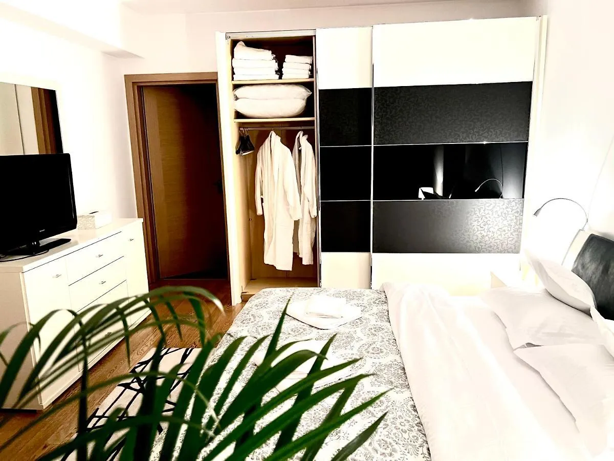 בוקרשט Herastrau Park Apartment