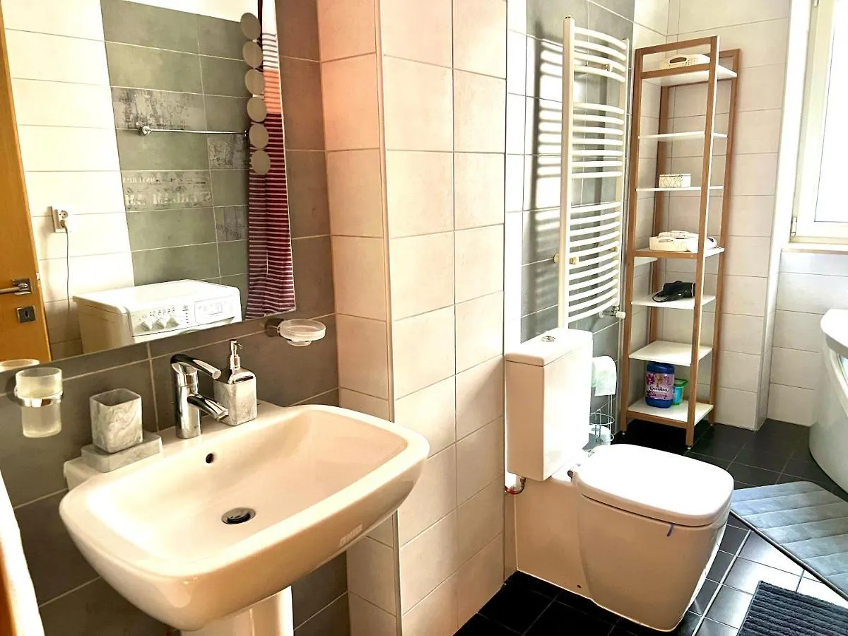 בוקרשט Herastrau Park Apartment 0*,  רומניה